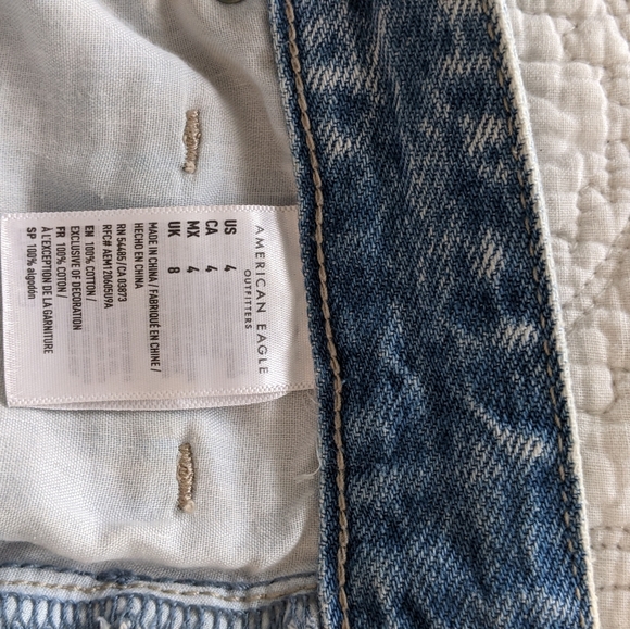 AE Mom button-up Jean Shorts (US-4) - Picture 5 of 10